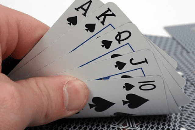 Cơ sở để người chơi lựa chọn tham gia vào tựa game tiến lên miền Nam?