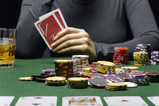 Những sai lầm tai hại khiến bạn thất bại trong bài Poker online