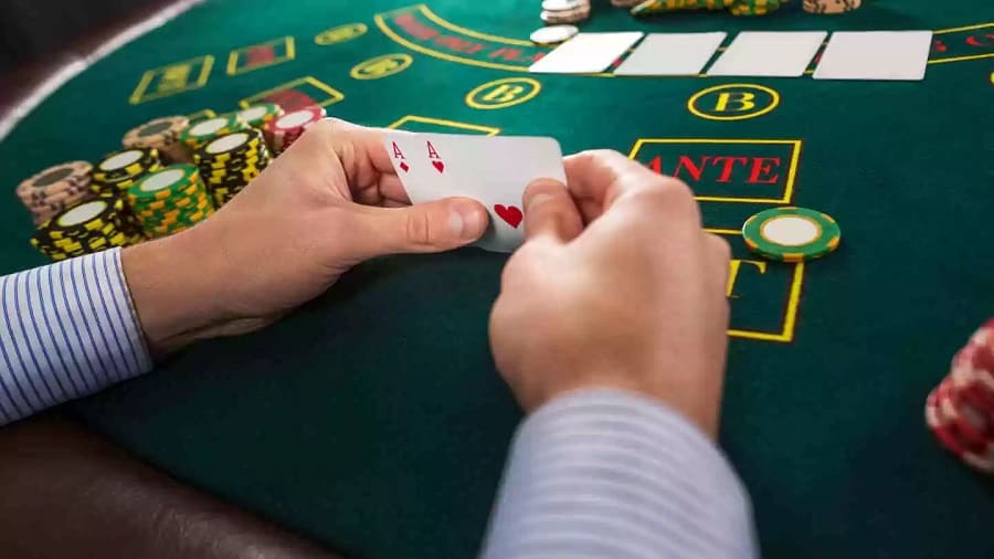 Những chiến lược cho bạn chiến thắng đầy ấn tượng khi chơi Poker