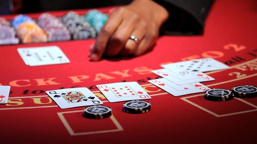 Nắm vững những kiến thức sau để khi chơi Blackjack đảm bảo dễ kiếm lợi nhuận hơn