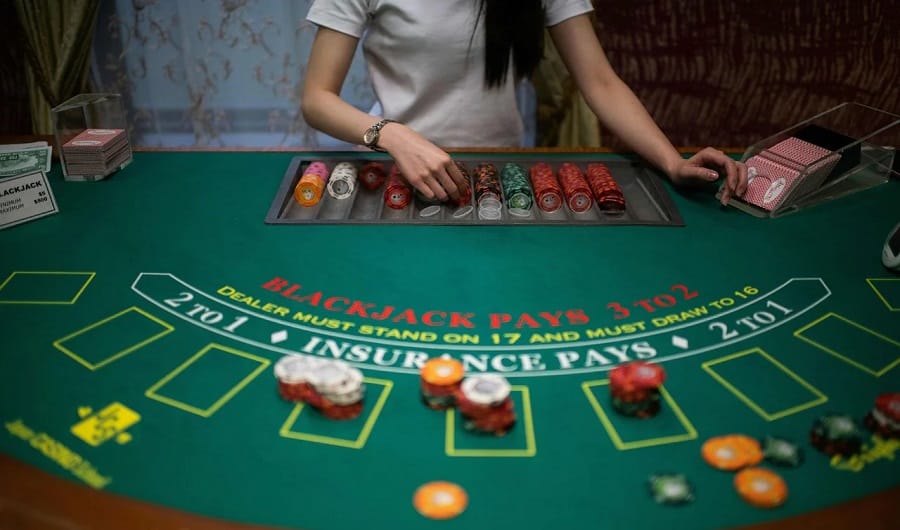 Đâu là cách để bạn chơi Blackjack luôn tạo được cơ hội chiến thắng?