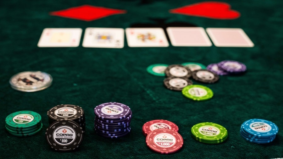 Mách bạn 2 tuyệt chiêu đánh bài Poker cực hay để thắng đối thủ